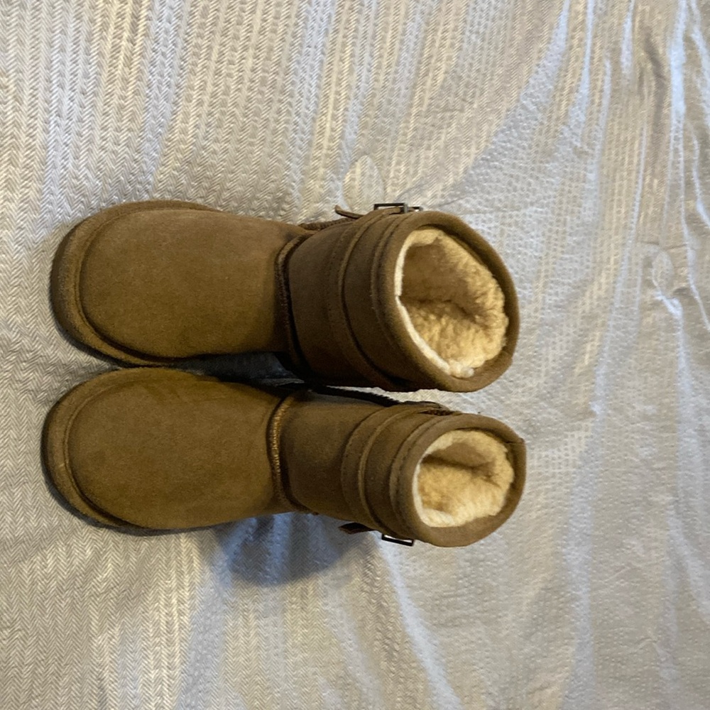 Bearpaw Tan boots